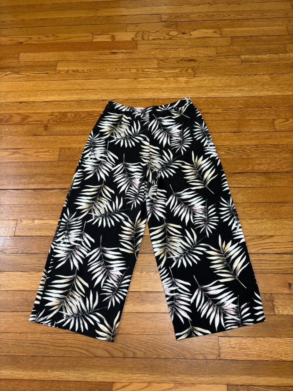 J Jill Wearever Collection Wide Leg Pull On Cropped Floral Pants Small Petite - Picture 4 of 4